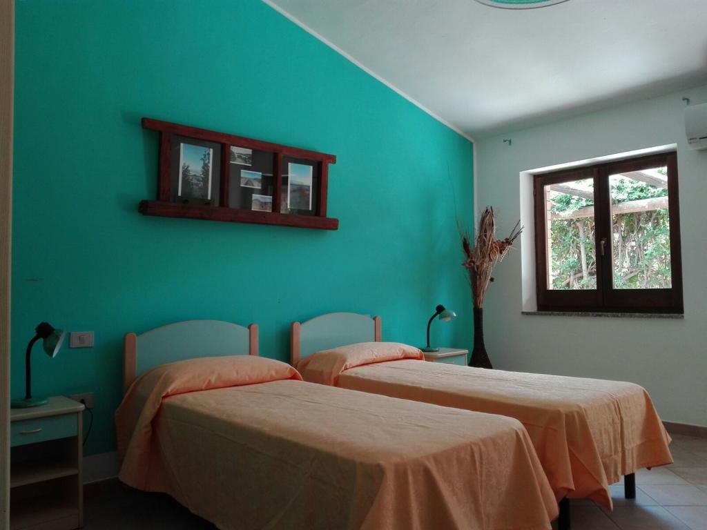 Santigu Cunventu Hotel Domus De Maria Bagian luar foto